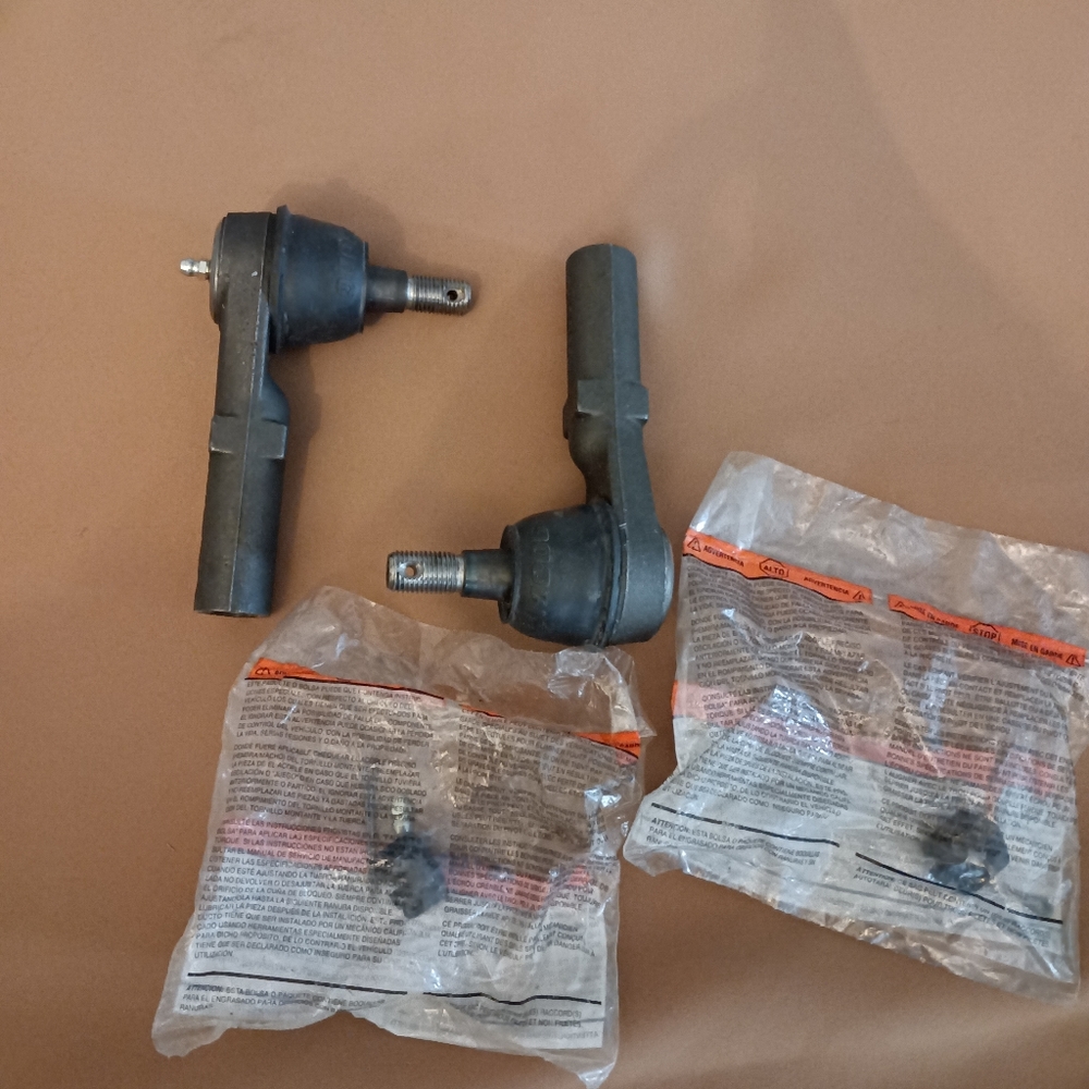 ES800321 front outer tie rod end 2000-2010 select models (345)